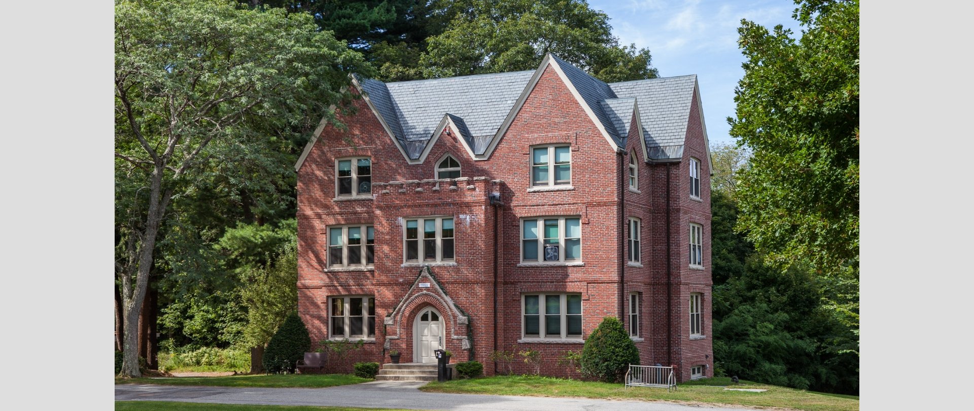 Phillips Andover Academy building exterior