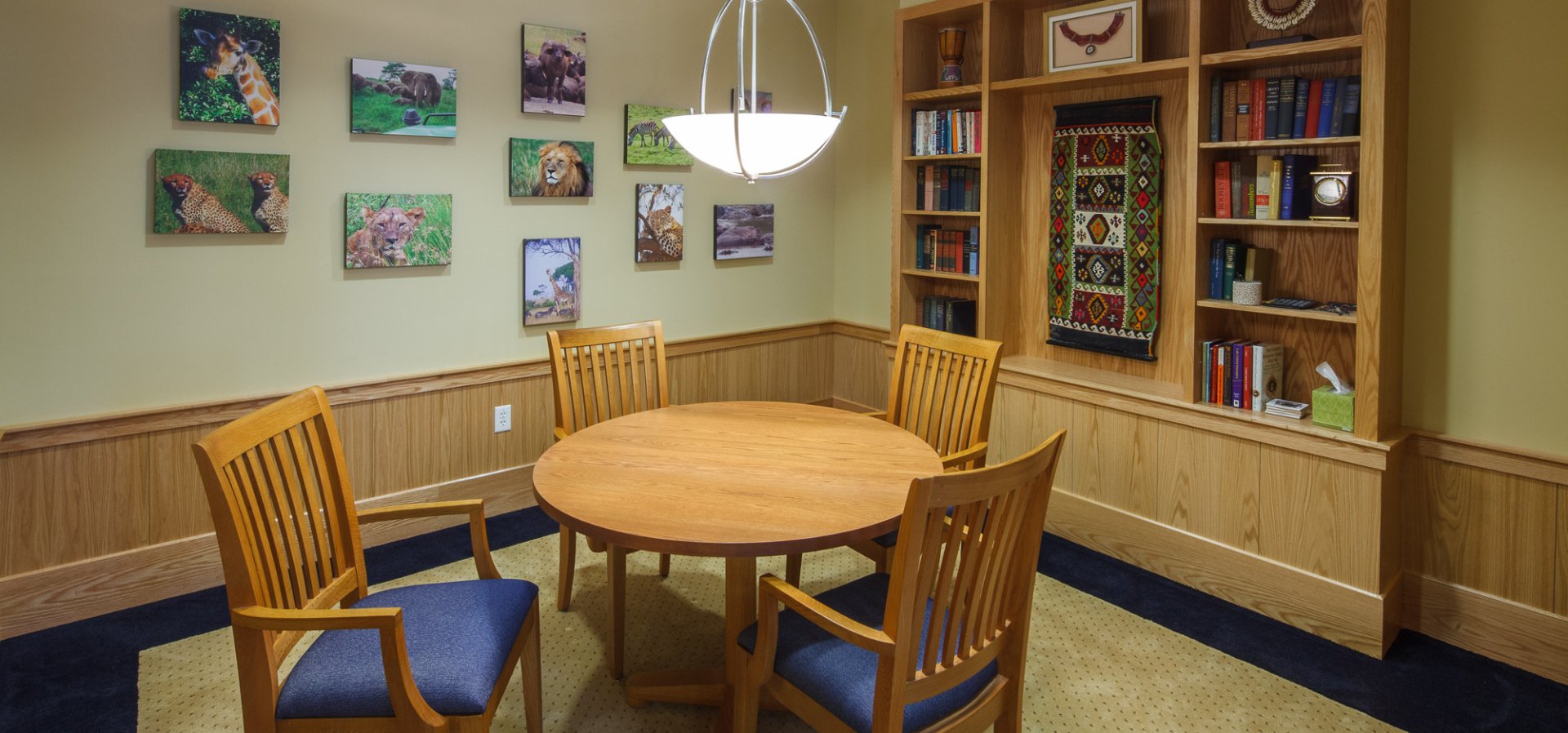 break room with circle table